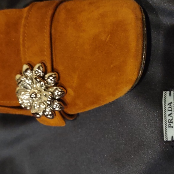 Prada Brown suede shoes. Camel color, heel - Picture 4 of 13